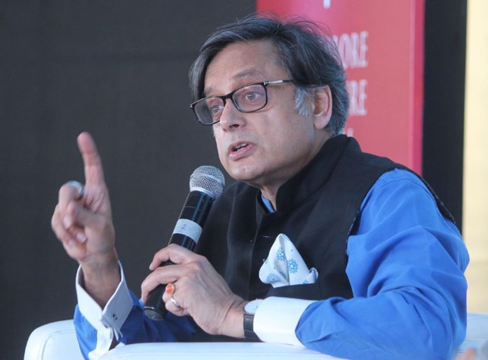 shashi-tharoor-received-a-whatsapp-message-with-an-amazing-sentence-in-english-1