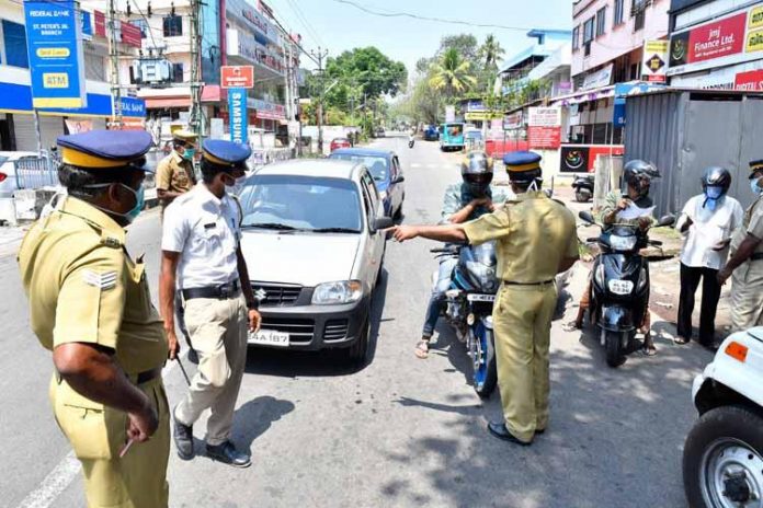 Kerala_police_lockdown_750