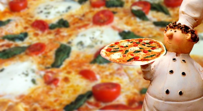 pizza-1216738__340