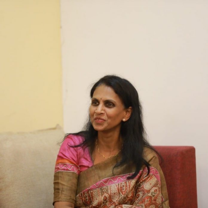 കേരള പോലീസിനും ഓണ്ലൈന് ഡെലിവറി സ്ഥാപനത്തിനും എതിരെ മുന്ഡിജിപി ആര് ശ്രീലേഖ കേരള പോലീസിനും ഓണ്ലൈന് ഡെലിവറി സ്ഥാപനത്തിനും എതിരെ മുന്ഡിജിപി ആര് ശ്രീലേഖ