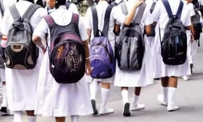 1069505-unaided-school-students