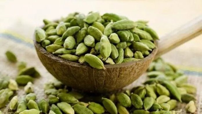 689487-cardamom710x400xt