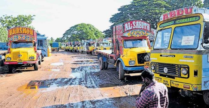 kollam-lorry-stand.jpg.image.845.440