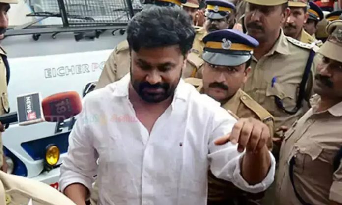 1371601-actor-dileep-file625x3001530184324294_11zon