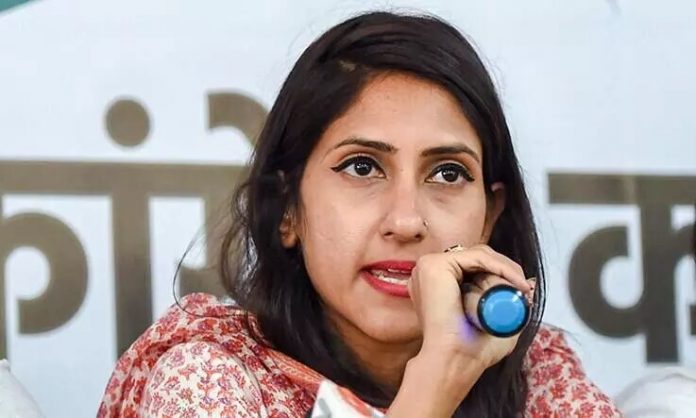 1387705-30-aditi-singh