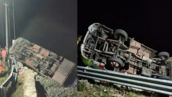 sabarimala-van-accident_710x400xt_11zon