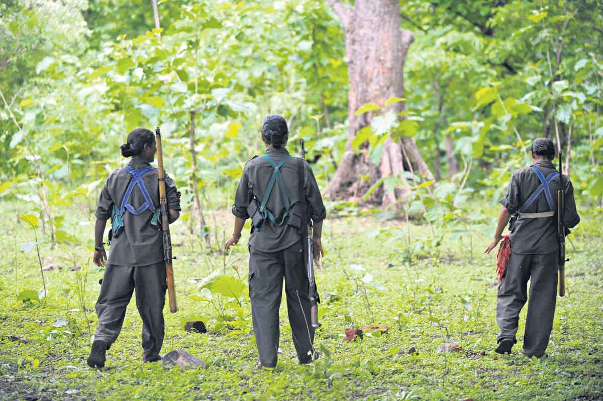 maoist presence in kannur kottiyoor uniformed armed men & women including