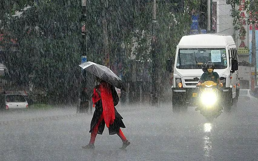 Chance of heavy rain in kerala; Orange alert in three districts
